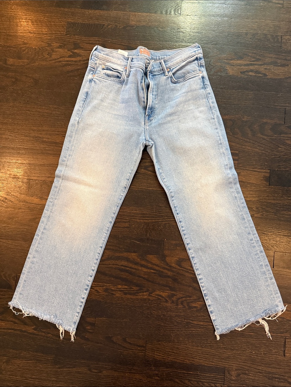 MOTHER The Kick It Ankle Fray Cropped Jeans- can you dig it color